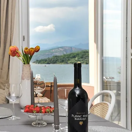 Peric 1 Meka Draga アパート