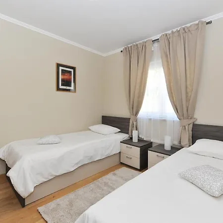 Peric 1 Meka Draga オブロヴァツ