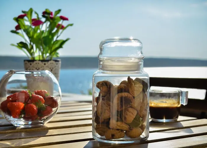 Peric 1 Meka Draga 아파트 오브로박