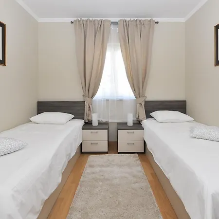 Peric 1 Meka Draga Apartmán