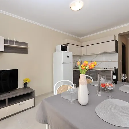 Peric 1 Meka Draga Apartmán