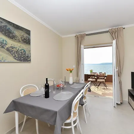 Peric 1 Meka Draga Apartmán