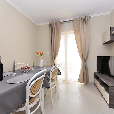 Peric 1 Meka Draga * Obrovac